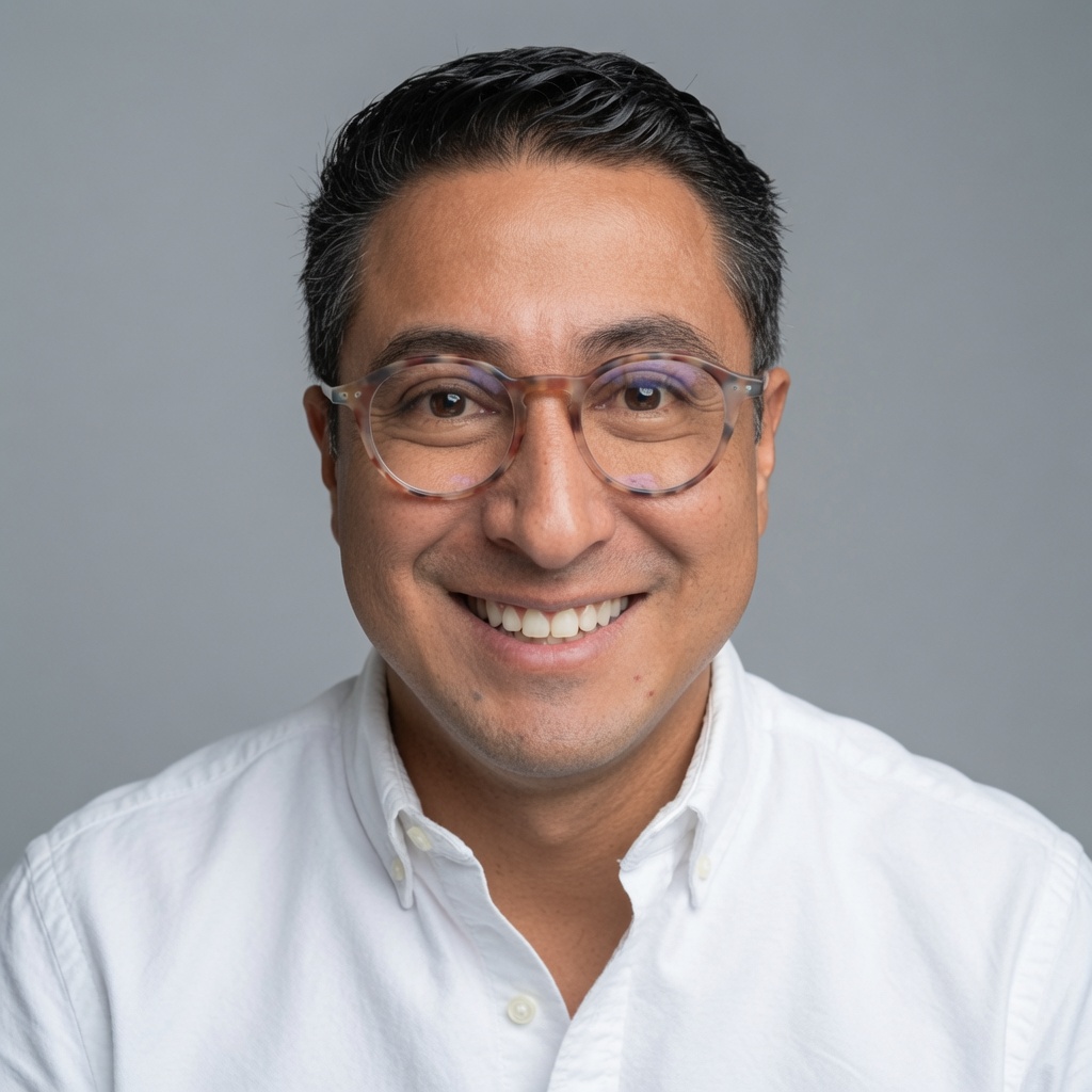Retrato de Nayid Orozco, asesor en adopción de IA
